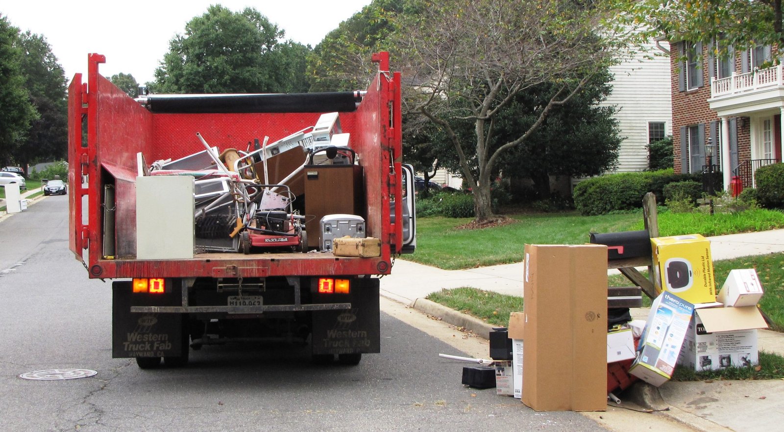 DIY Junk Removal vs. Hiring a Professional: Which is the Better Option?